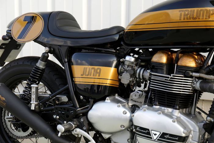 Triumph Thruxton &ldquo;Juna&rdquo; custom cafe racer dari Tamarit Motorcycles