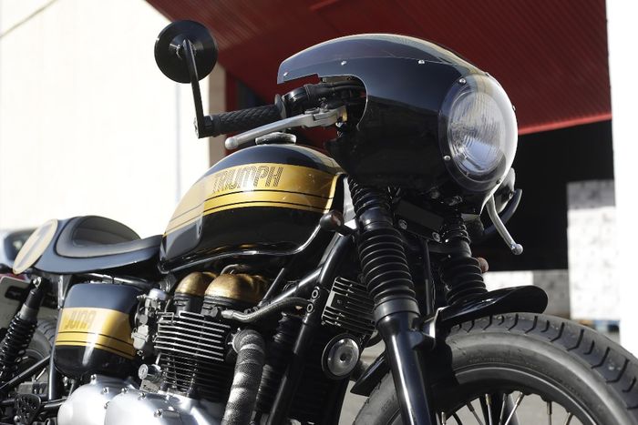 Triumph Thruxton &ldquo;Juna&rdquo; custom cafe racer dari Tamarit Motorcycles