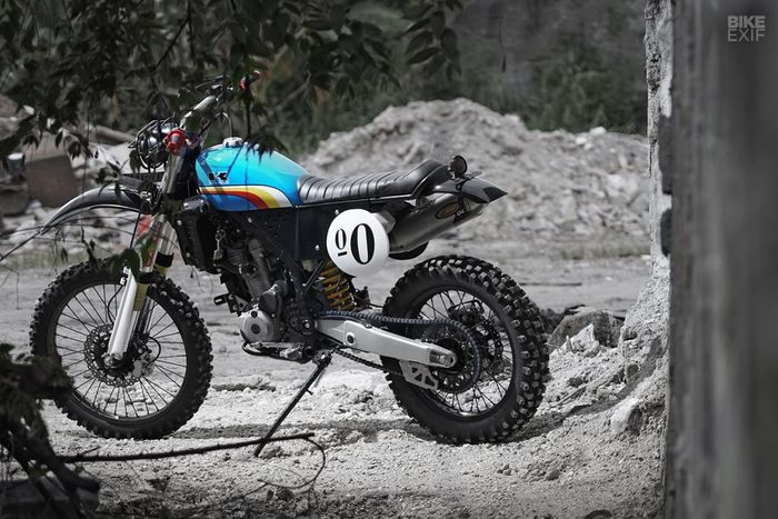 Kawasaki KLX250 custom vintage enduro dari Knuckle Whackjob