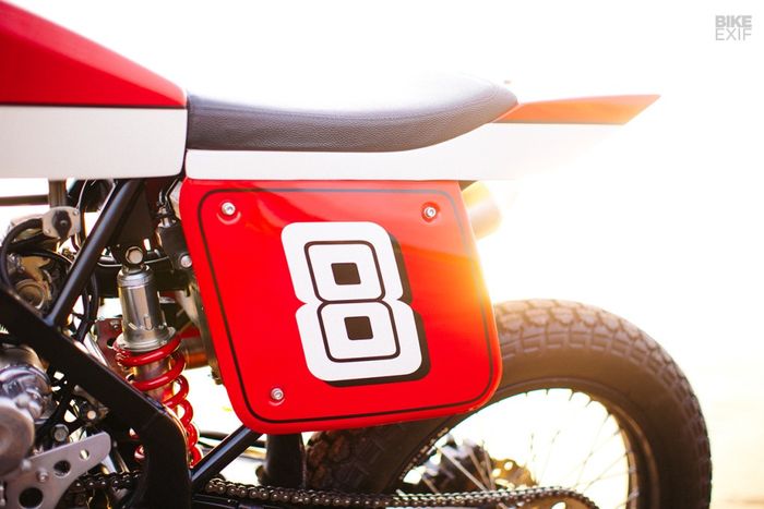 Kawasaki KLX150 custom flat tracker dari Deus Ex Machina Bali