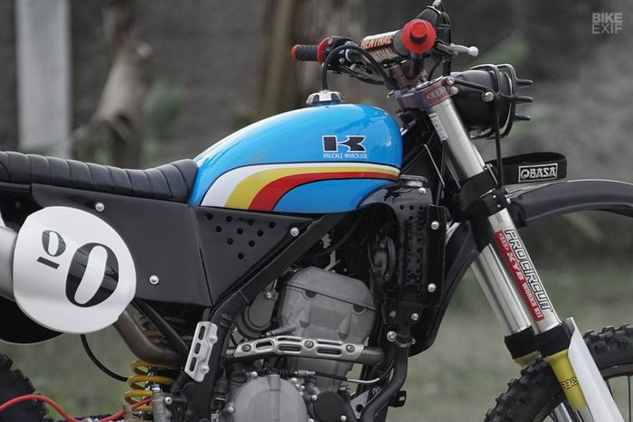 Kawasaki KLX250 custom vintage enduro dari Knuckle Whackjob