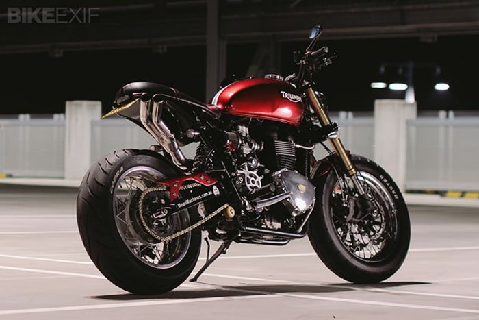 Triumph Bonneville custom tracker dari Wenley Moto Design