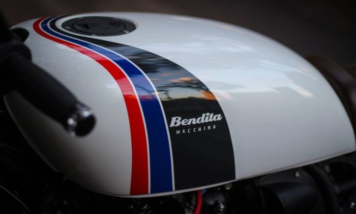 Suzuki Inazuma 250 custom brat style dari Bendita Machina