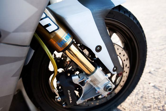 Kawasaki ZX7 &ldquo;Thunder Chunky&rdquo; dari Icon1000