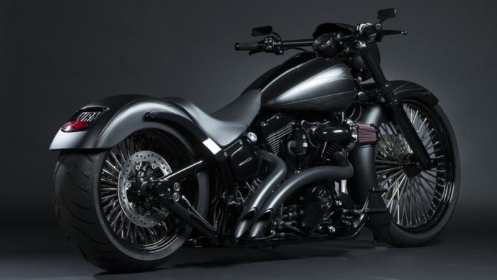 Harley-Davidson Breakout Black Panther 