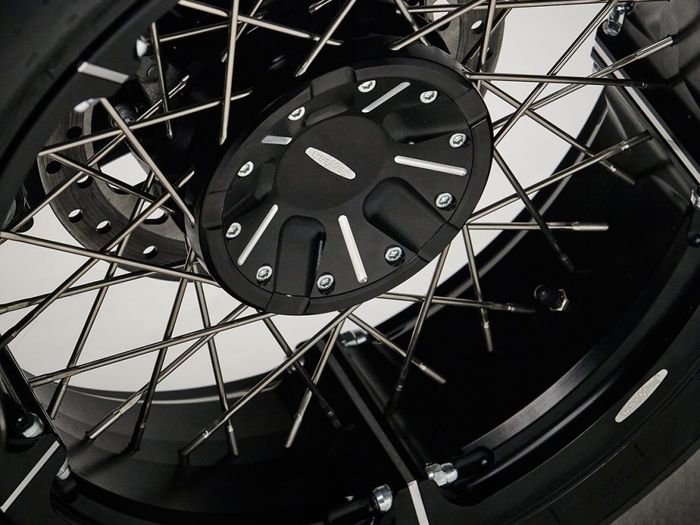 wujud pelek BMW R nineT bikinan Jonich