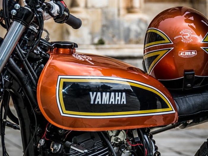 Yamaha XT600E custom cafe-tracker dari Redonda Motors