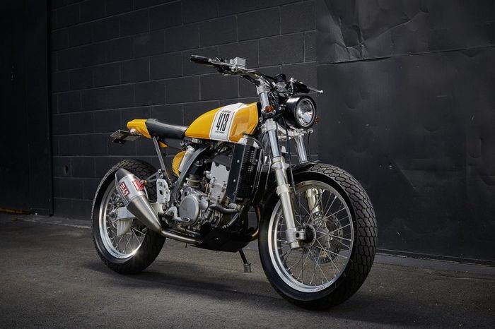 Suzuki DRZ400E custom street tracker dari Ellaspede