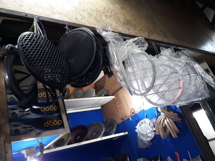 Tersedia juga berbagai model cover speaker