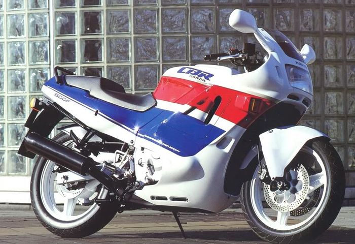 Honda CBR600 Hurricane generasi pertama