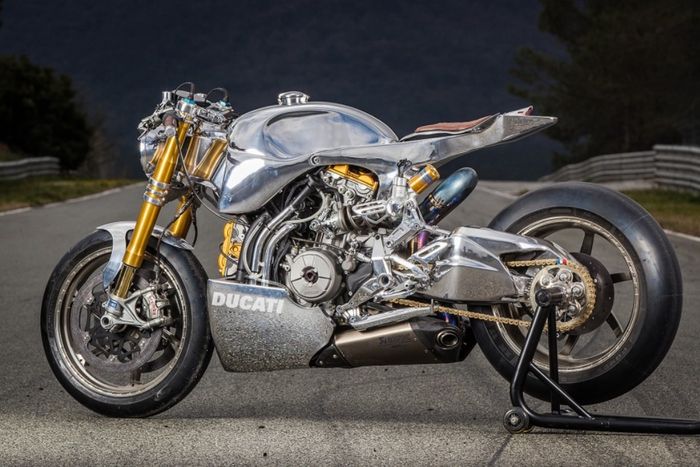 Ducati Panigale 1199 S Racer custom dari Ortolani Customs