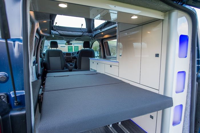 Saking leganya mau tidur kaki bisa selonjoran