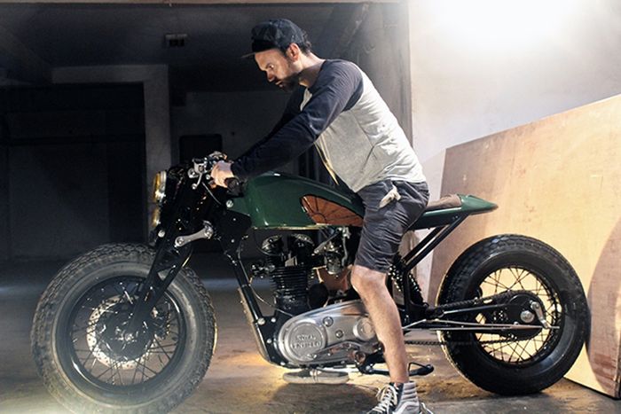 Royal Enfield Machismo 350 cc custom brat-cafe besutan Bull City Customs
