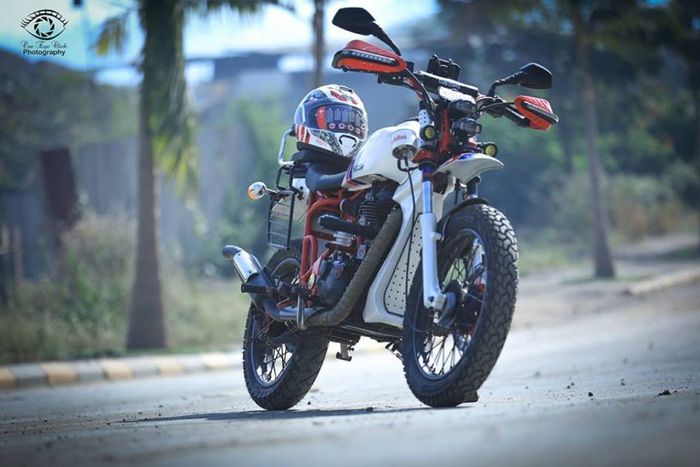 Royal Enfield Bullet Electra 350 custom scrambler-tracker dari Haldankar Custom