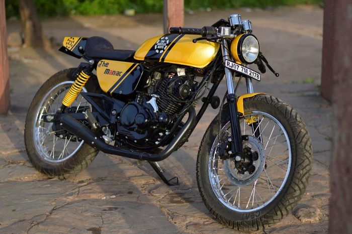 Bajaj Pulsar 150 custom cafe racer dari The Hustler Moto