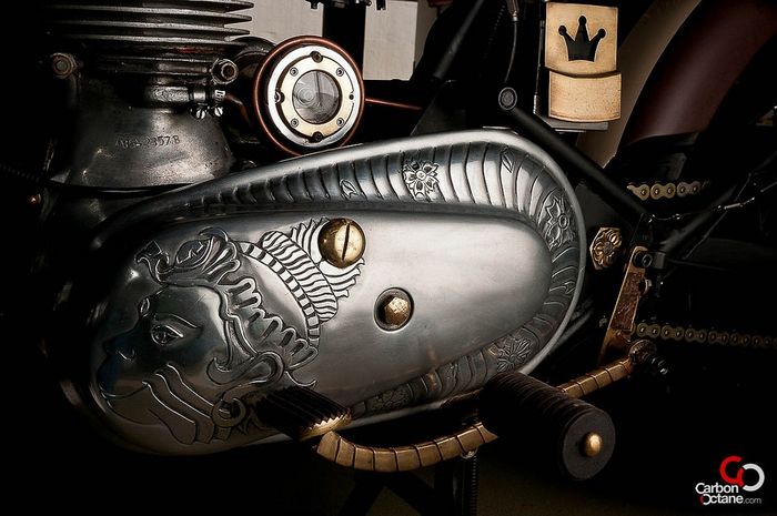 Detail blok kiri mesin Royal Enfield Bullet 500 bobber besutan Marco Moller