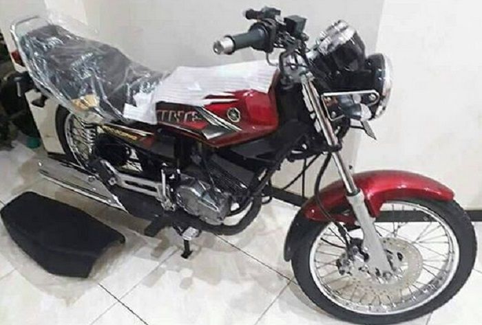 RX King warna merah tahun 2008, masih bau dealer.