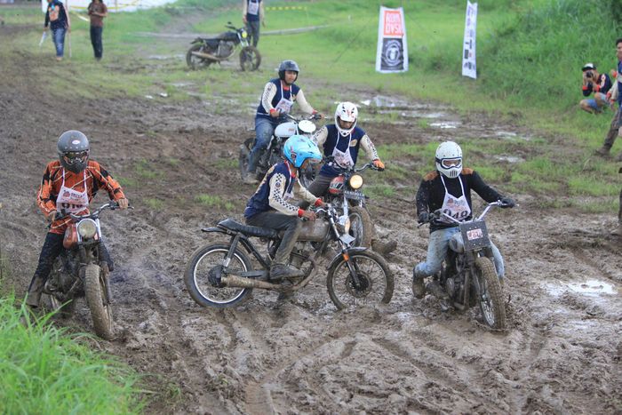 Para pembalap terjebak lumpur di Kicktengfest #4 2017