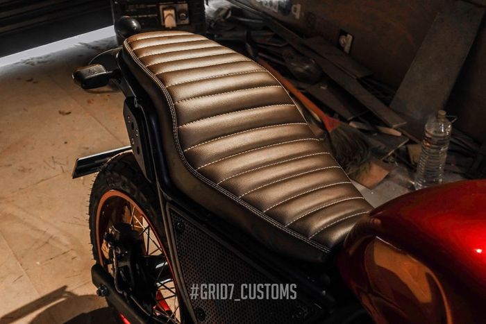 Royal Enfield Himalayan custom scrambler besutan Grid7 Customs