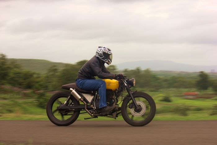 Hero Honda Karizma &ldquo;Carnage&rdquo; custom hybrid dari Shift Gear Customs