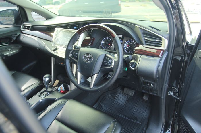 Interior Innova Q sudah lengkap