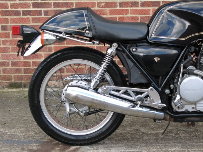 Tampilan bodi belakang Honda GB500TT Clubman Tourist Trophy