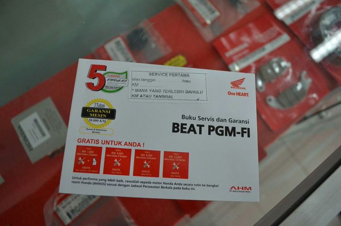 Buku servis dan garansi tidak boleh rusak apalagi hilang