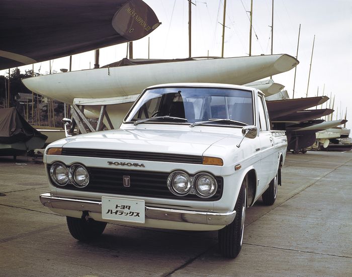 Toyota Hilux generasi pertama (RN10-D) yang diluncurkan 1968