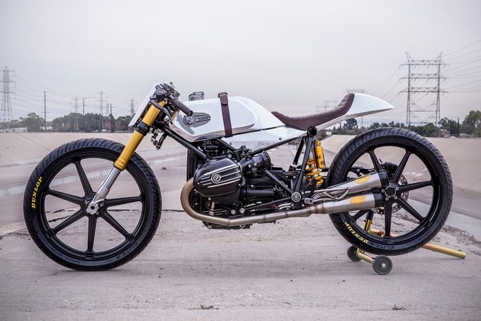 BMW R NineT custom board tracker-cafe racer dari Roland Sands Design