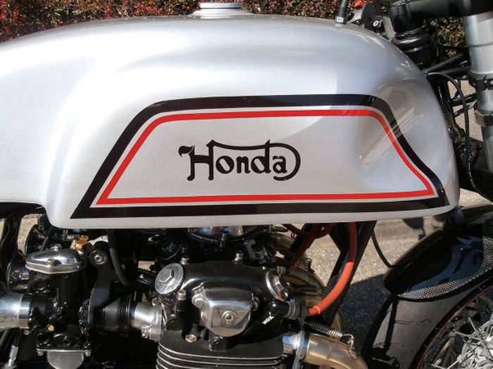 Honda CB550 custom cafe racer Norton Manx besutan Nicolas Pommier