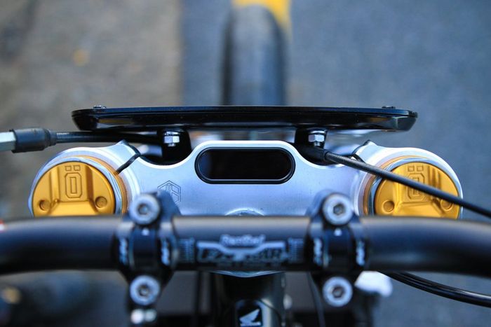 Honda CR500 &ldquo;LM-05&rdquo; custom supermoto besutan Dab Design