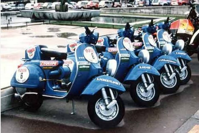 Empat Vespa PX200S yang digunakan pada ajang Reli Paris-Dakar 1980