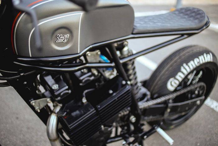 Honda XR250 &ldquo;Cobra II&rdquo; custom street tracker besutan Lucky Custom