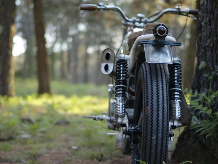 Ducati Road 350 custom hasil garapan El Solitario