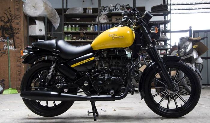 Royal Enfield Thunderbird hasil modifikasi dari Eimor Custom