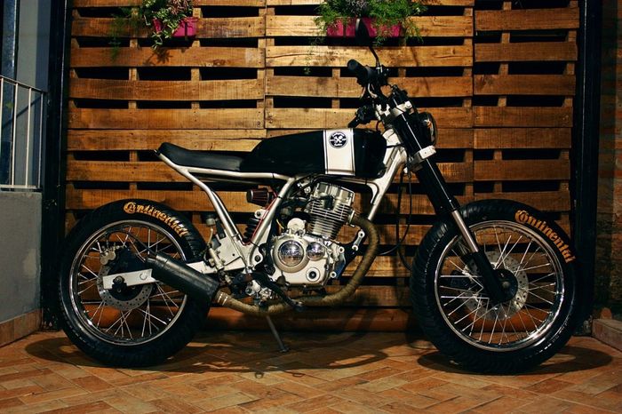 Leopard 125 custom scrambler besutan Santiagonza Custom Garage