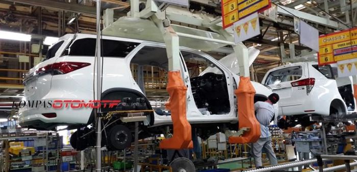 Perakitan di pabrik Toyota