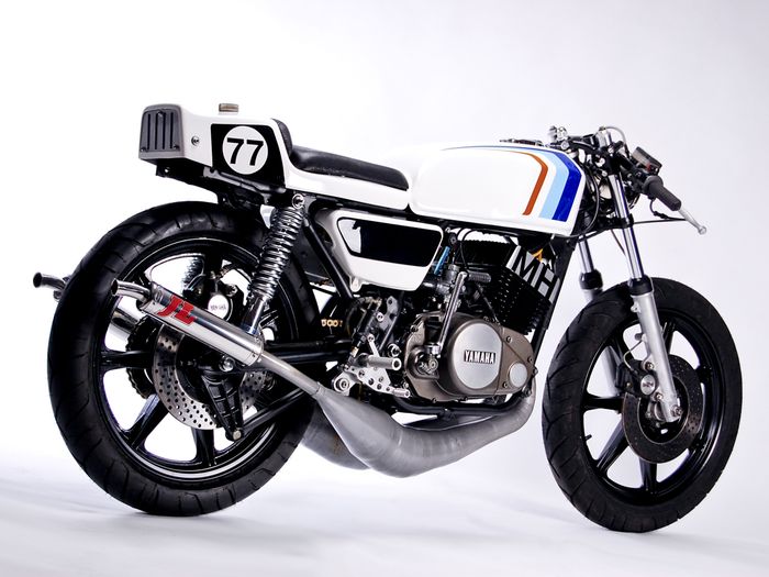 Yamaha RD400 custom cafe racer besutan MotoHangar