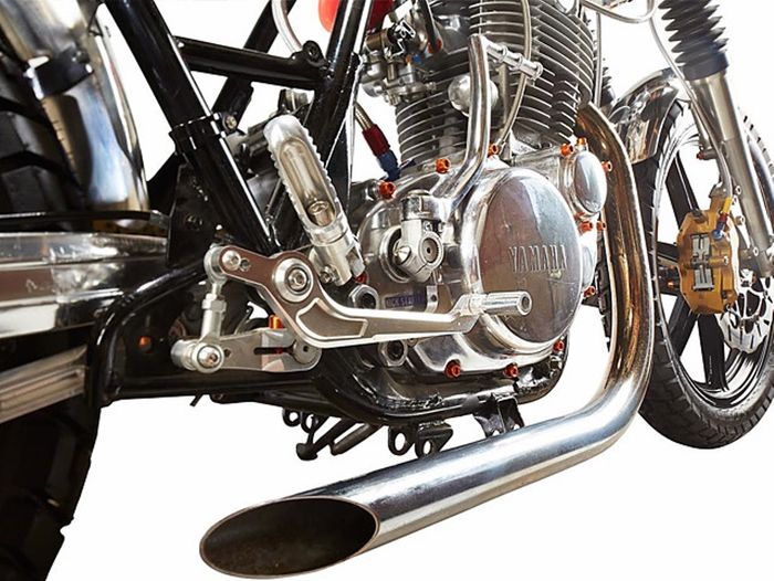 Yamaha SR500 custom tracker dari Volts Mechanix