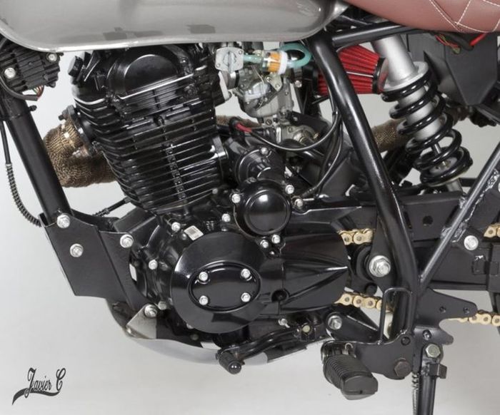 Sumco Surf 250 custom scrambler besutan Javier C.