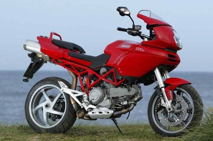 Wujud standar Ducati MultiStrada 1000 DS 2004