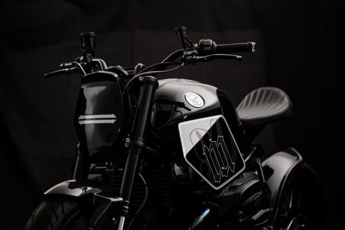 BMW R NineT &ldquo;Dark Fighter&rdquo; besutan Mandrill Garage