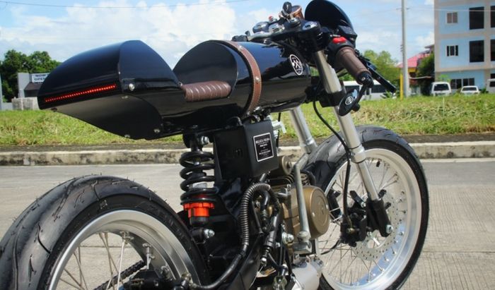 Pocket bike Moto Rusi 110 custom cafe racer besutan Iron Macchina Custom