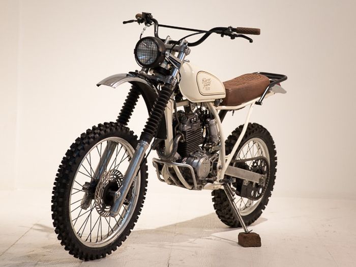 Honda XR250 1989 custom scrambler besutan Red Clouds Collective