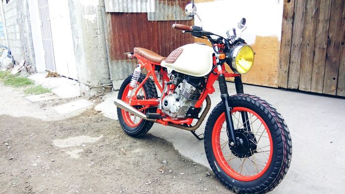 Kawasaki Boxer 150 custom street tracker dari Tokwa Party Garage