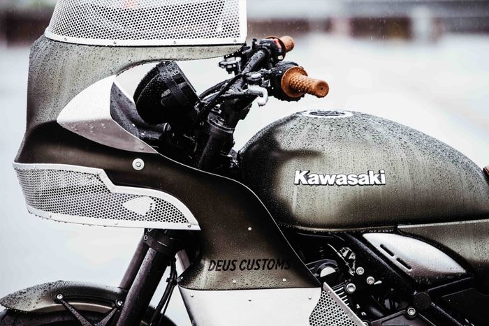 Kawasaki Z900RS cafe racer &ldquo;Mad Max&rdquo; oleh Deus Ex Machina Australia