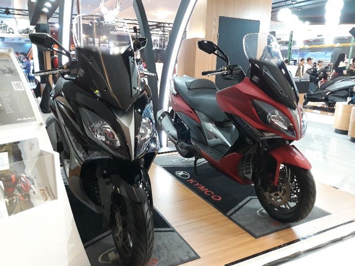 Kymco Xciting 400i dipamerkan pada pameran otomotif di Kemayoran