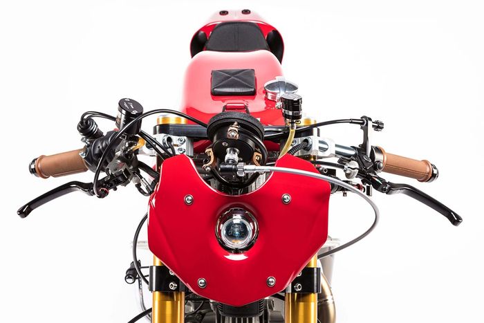 Ducati 750 Sport Untuk ulang tahun Alpinestar ke-55 hasil desain Michael Woolaway