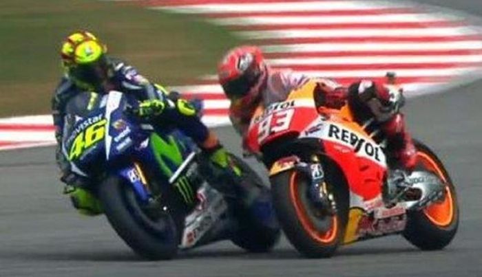 Rossi menjatuhkan Marc di Sepang