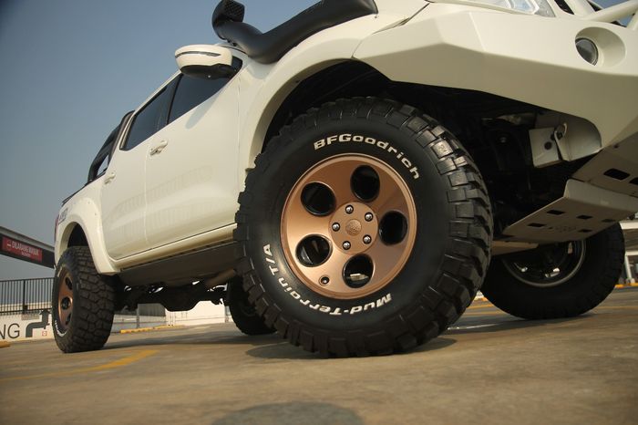 Pelek di cat dan ganti ban 35 inci